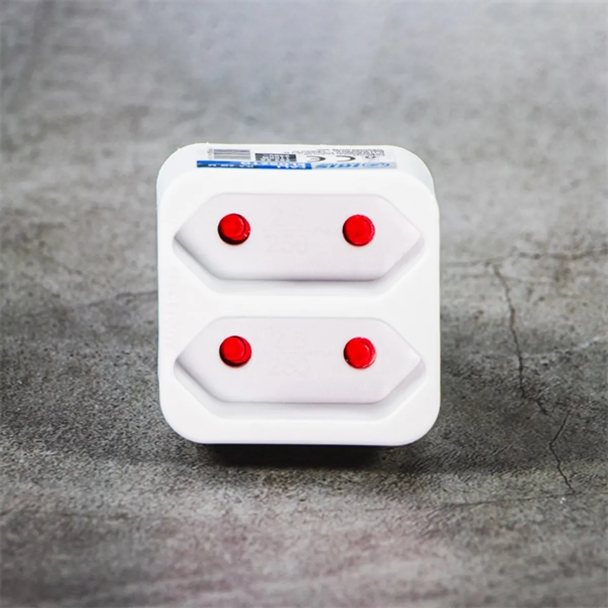 Iris Electric IEA-2W-M 2X2.5A földelés nélküli kontinentális aljzat #3