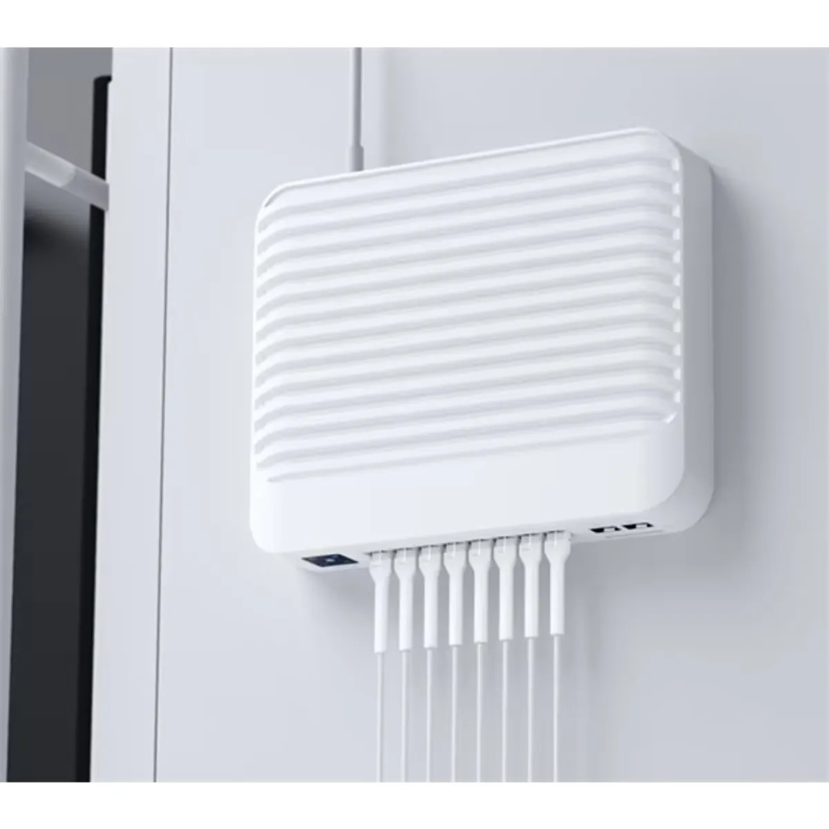 UBIQUITI USW-PRO-8-POE UniFi Switch Pro 8 PoE 6x PoE portok, 2x 10G SFP portok #3