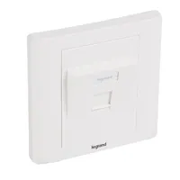 Legrand 632796 Linkeo süllyesztett szerelvény Rögzítőkeret 1xRJ45 keystone port fogadására fehér burkolattal és kerettel címketartóval #1