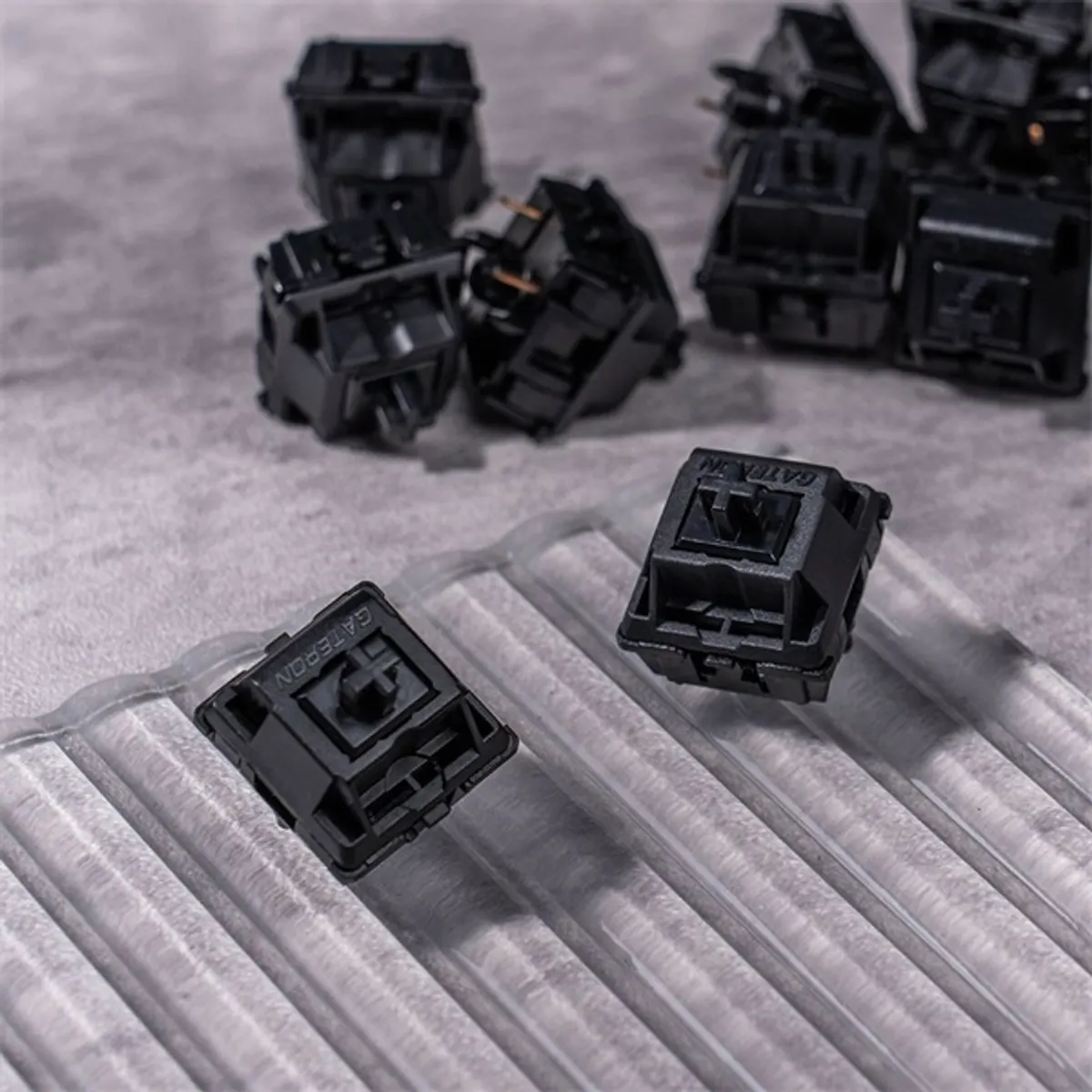GATERON GATERON_OIL_KING_SWITCH10 Oil King lineáris kapcsoló 55 g aktiválási erő 80 g aljütés arany érintkezők PA66 felső ház #5
