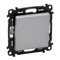 Legrand 752306 Valena Life alumínium váltókapcsoló 10 AX