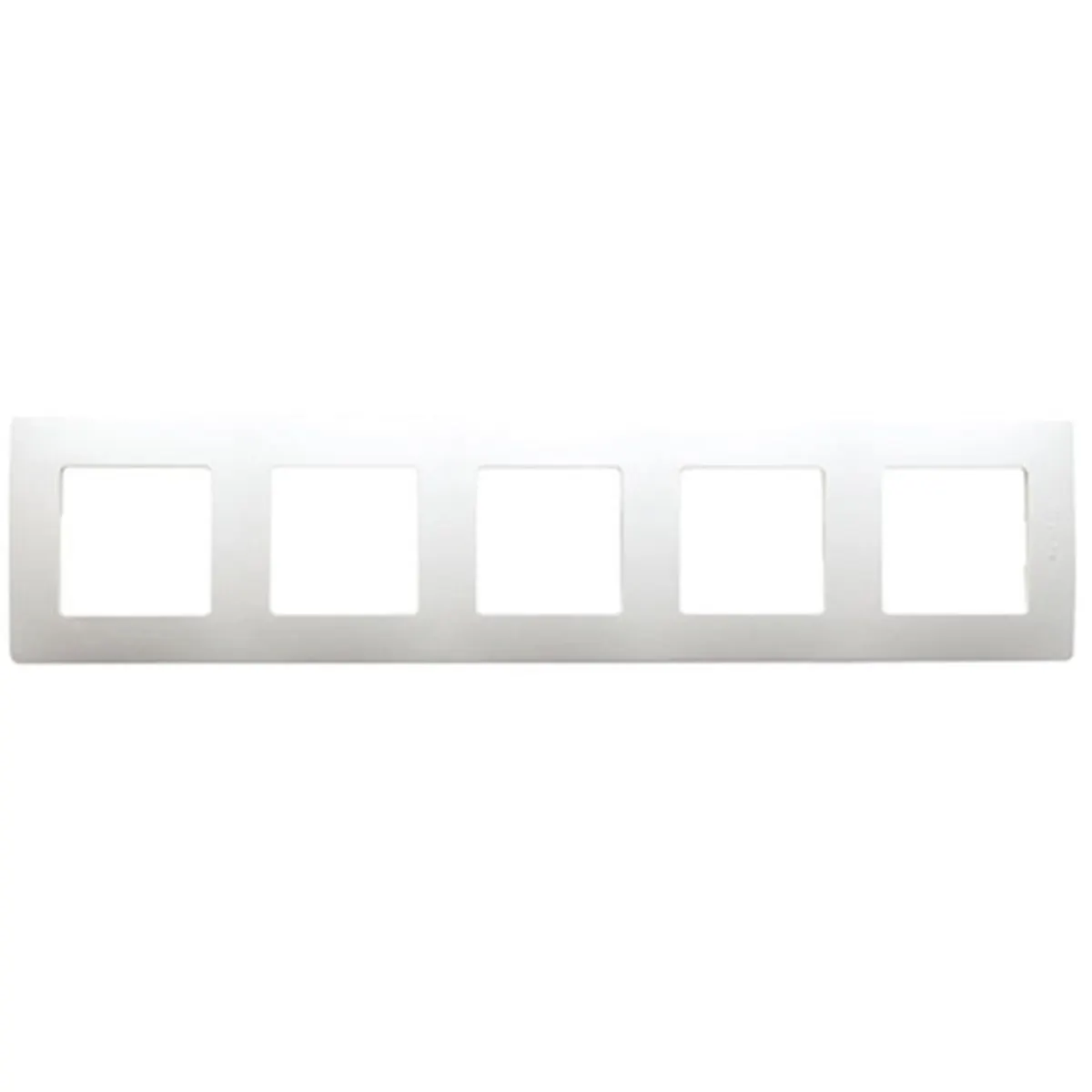 Legrand 665005 Niloé 5-ös keret fehér műanyag IP20 370x86x10 #1