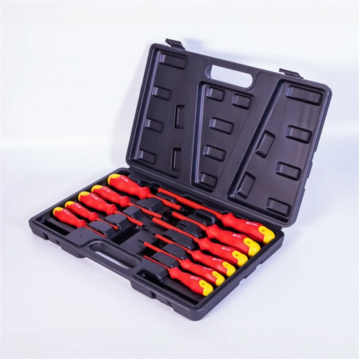 IRIS TOOLS SD-011-022 szigetelt csavarhúzó készlet 11 darabos PH és PZ fejű #3