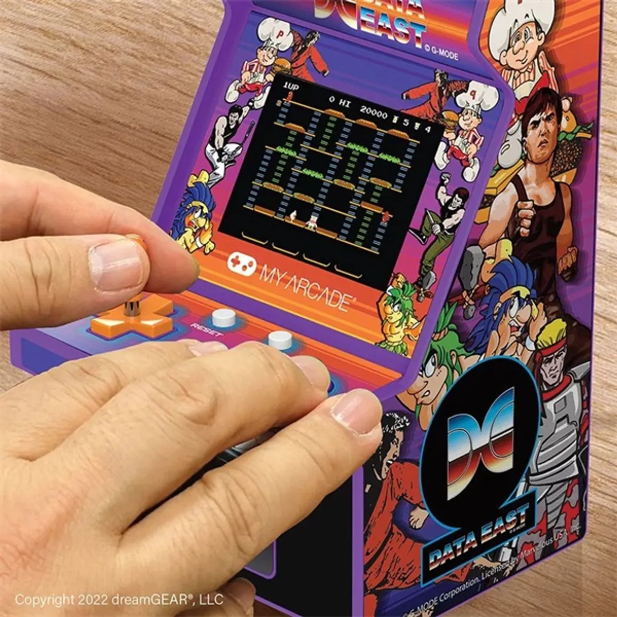 MY ARCADE DGUNL-4124 Data East Micro Player 8 hivatalosan engedélyezett játék és 300 bónusz, 2.75" képernyő, kivehető joystick #5
