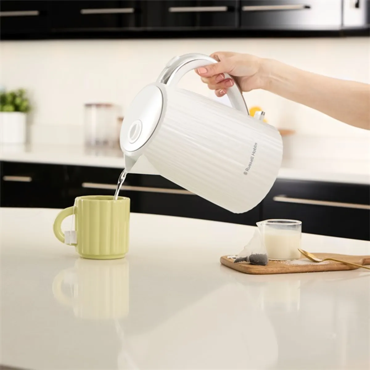 Russell Hobbs 25209016001 Eden 1,7 L fehér 360 fokos alap vezeték nélküli kancsó vízszintjelző automatikus kikapcsolás #8