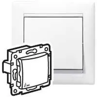Legrand 774201 Valena fehér IP44 1P kapcsoló