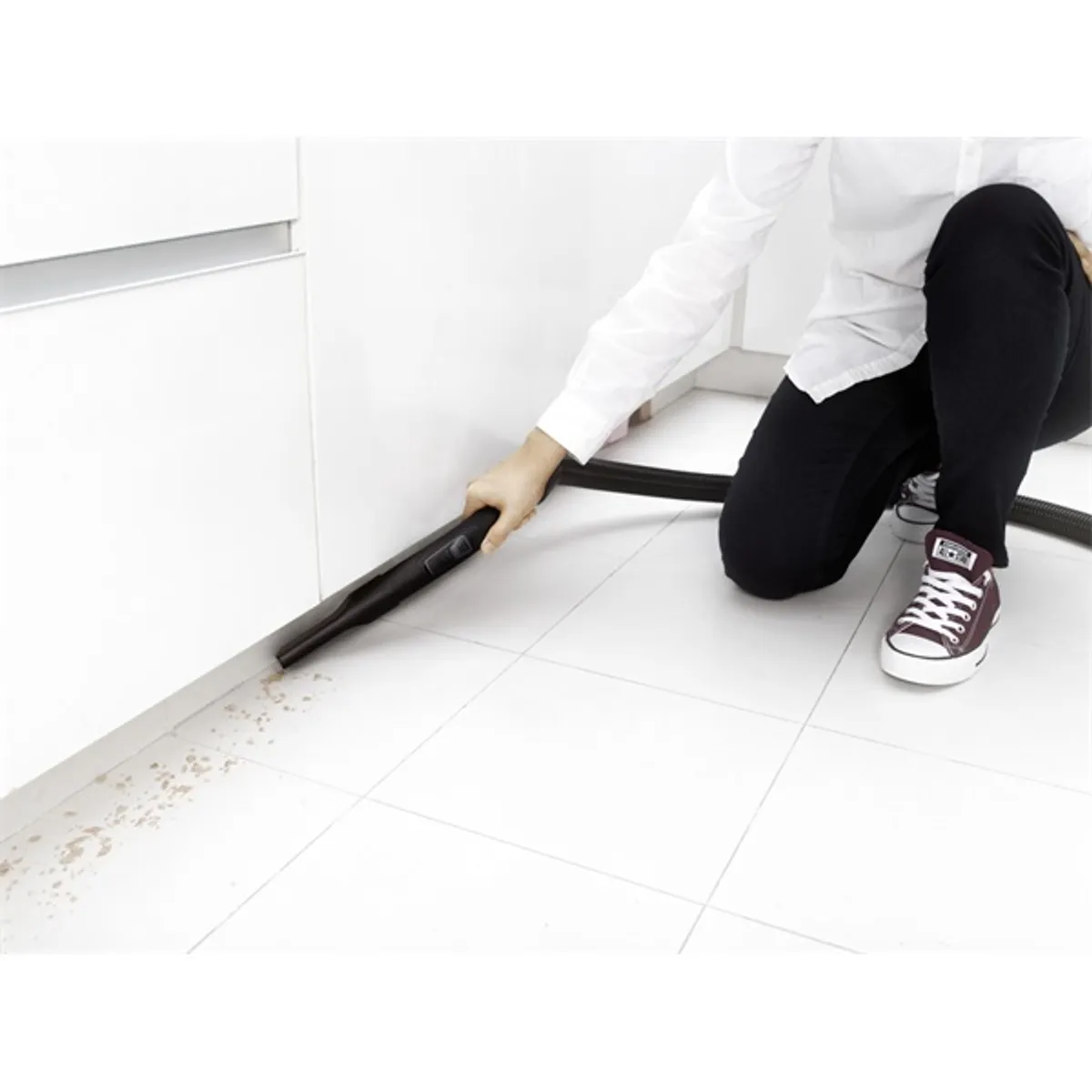 Karcher 1.198-035.0 VC 2 porzsákos porszívó 2,8 L HEPA 13 700 W 7,5 m #2